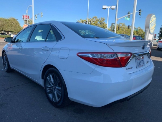 2015 Toyota Camry SE Hybrid Leather Loaded 2-Owner