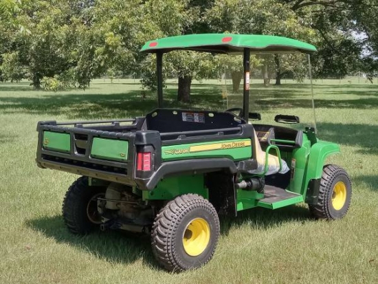 John Deere Gator